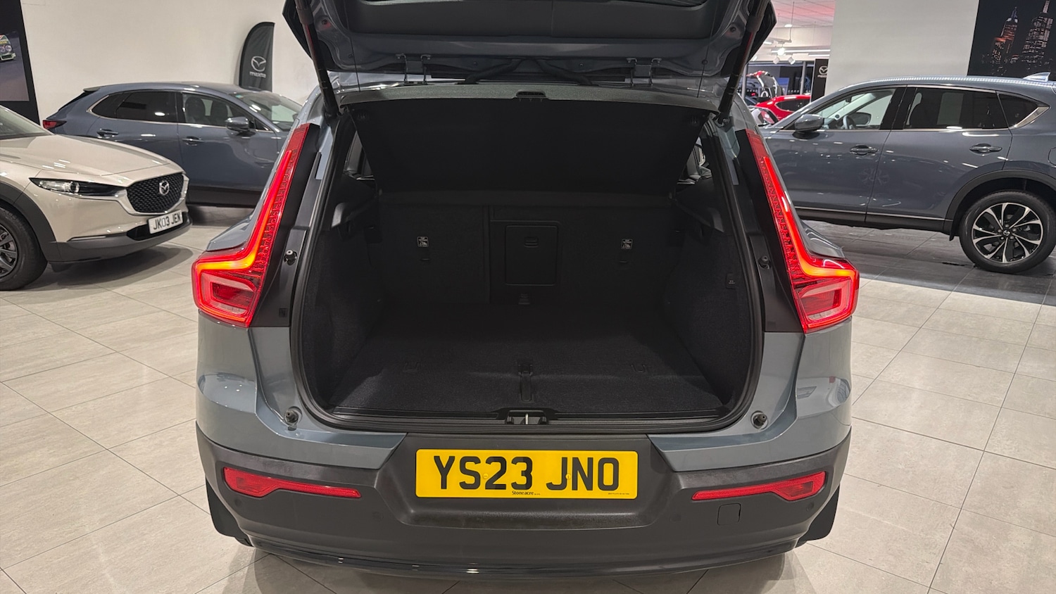 Used Volvo XC40 2023 for sale - 76673106: Photo 4