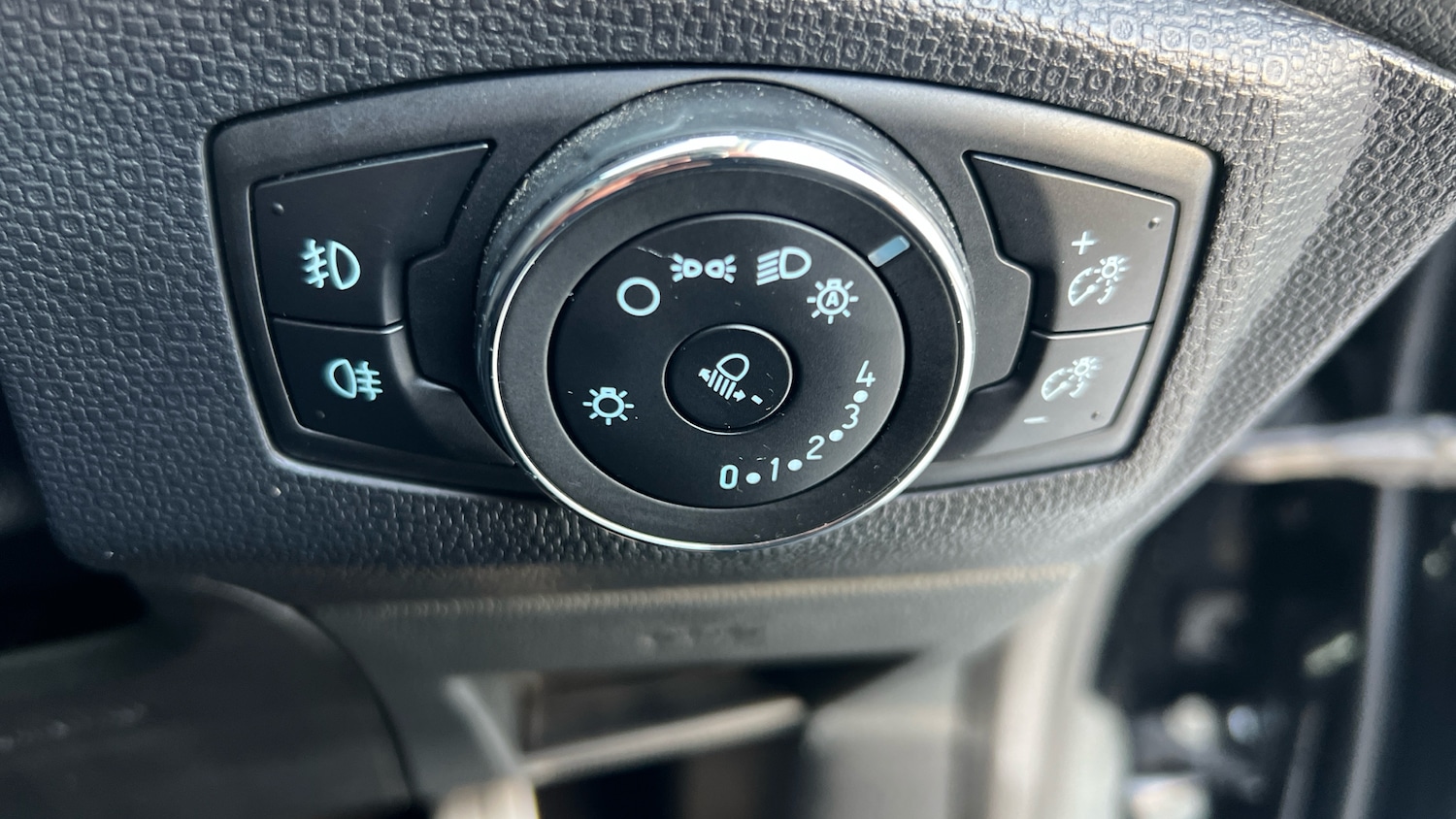 Used Ford Ecosport 2018 for sale - 76719200: Photo 38