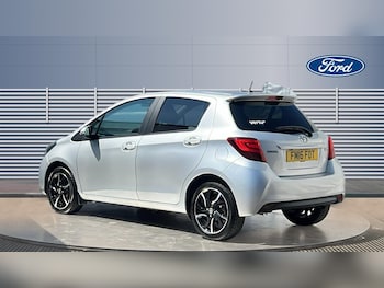 Used Toyota Yaris 2016 for sale - 79208301: Photo