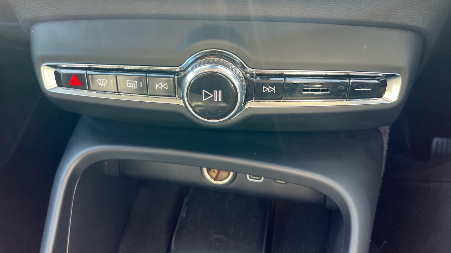 Used Volvo XC40 2024 for sale - 78149813: Photo 29