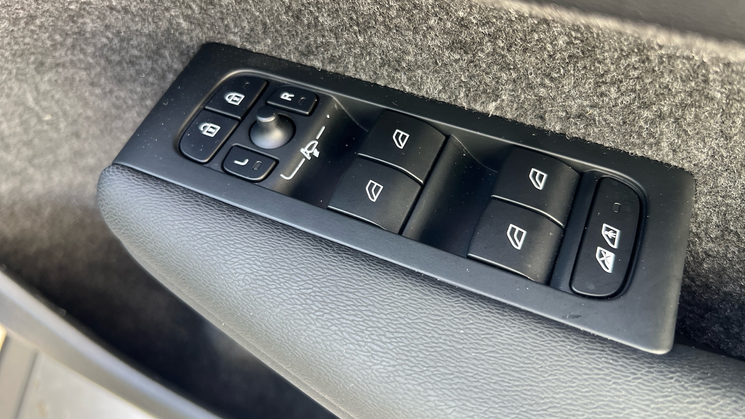 Used Volvo XC40 2024 for sale - 78149813: Photo 43