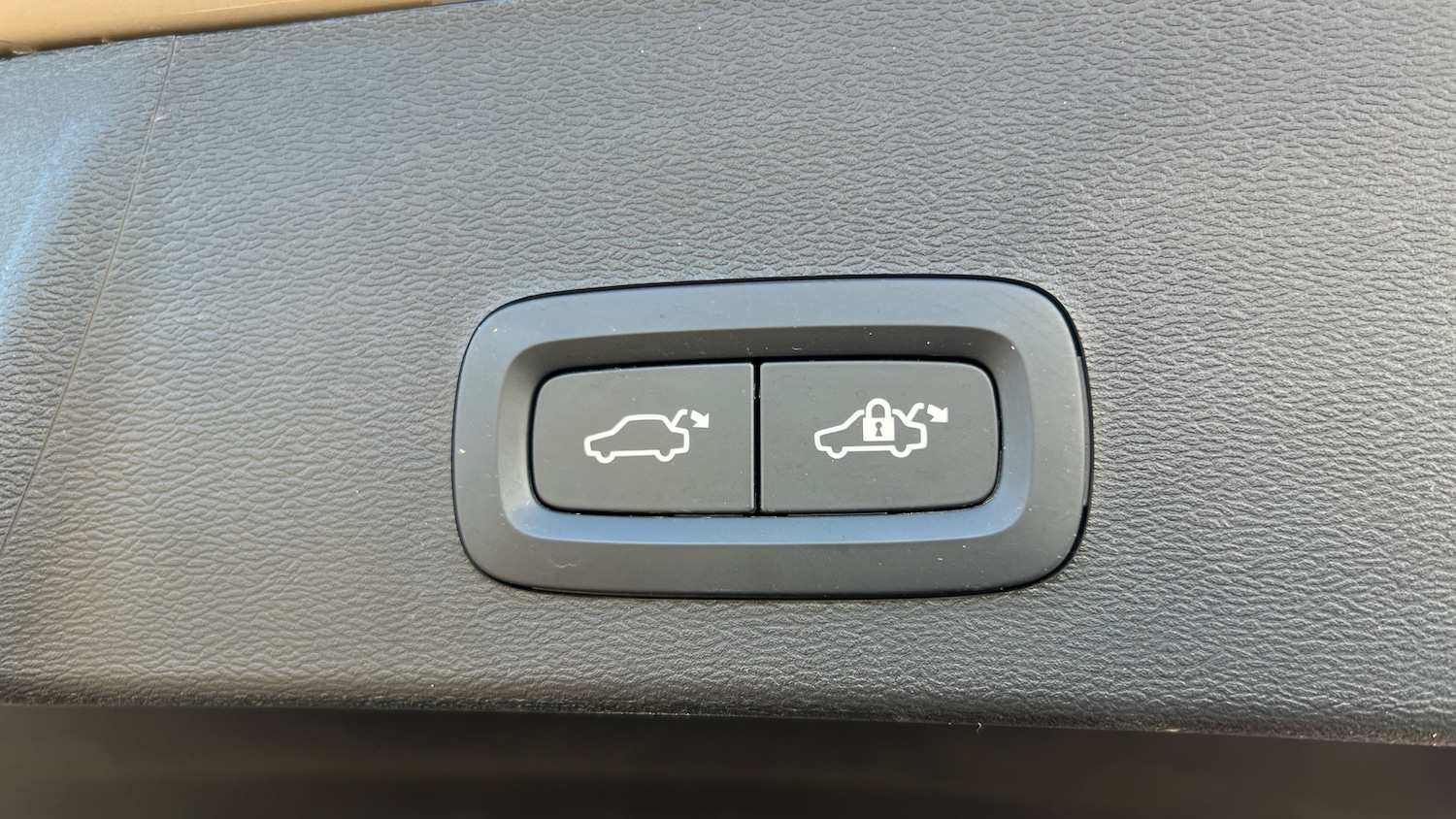 Used Volvo XC40 2024 for sale - 78149813: Photo 44