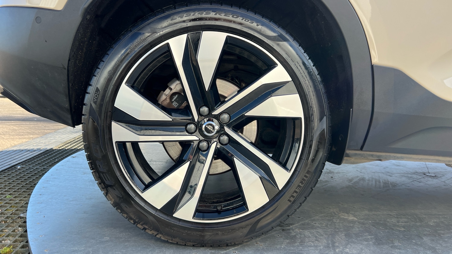 Used Volvo XC40 2024 for sale - 78149813: Photo 7