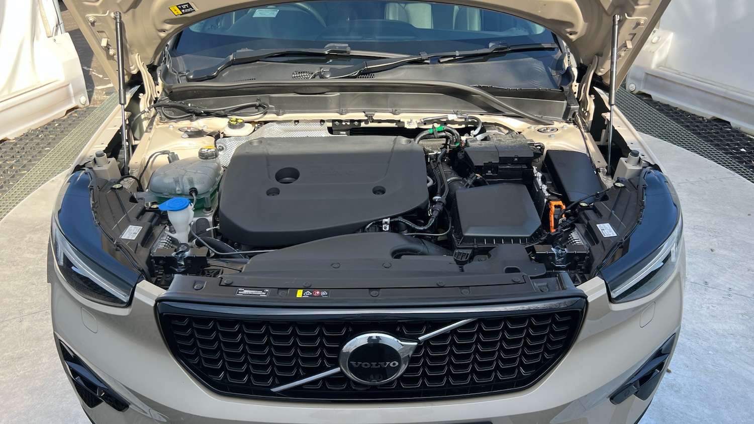 Used Volvo XC40 2024 for sale - 78149813: Photo 8