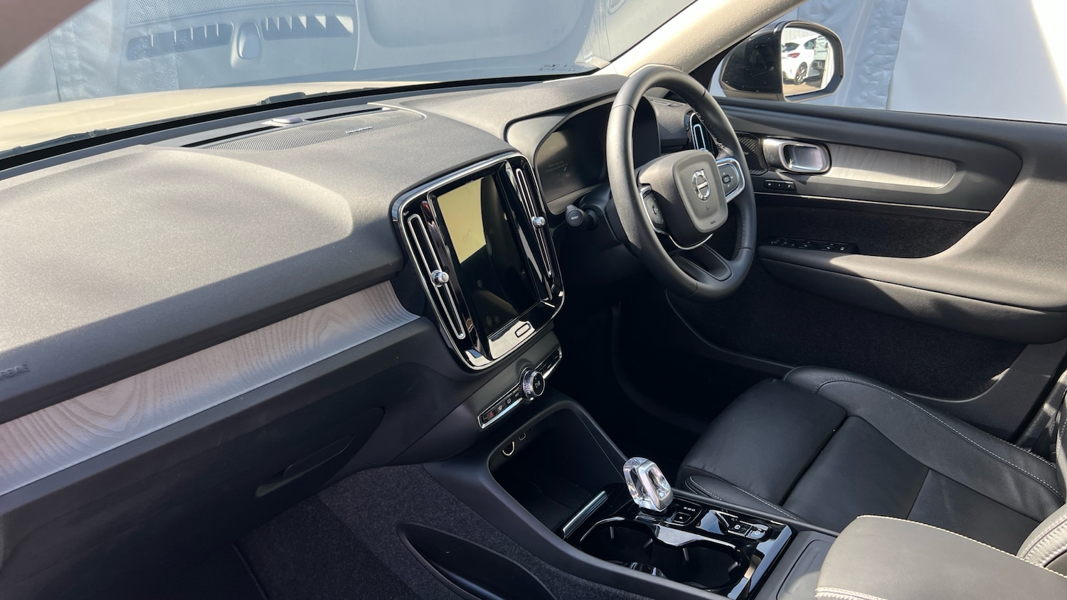 Used Volvo XC40 2024 for sale - 78149813: Photo 9