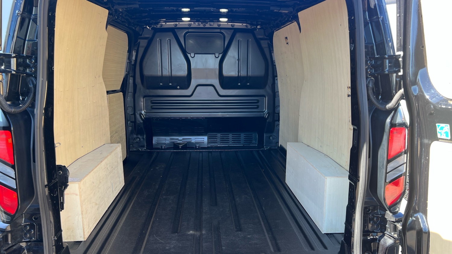 Used Ford Transit Custom 2025 for sale - 77945297: Photo 4