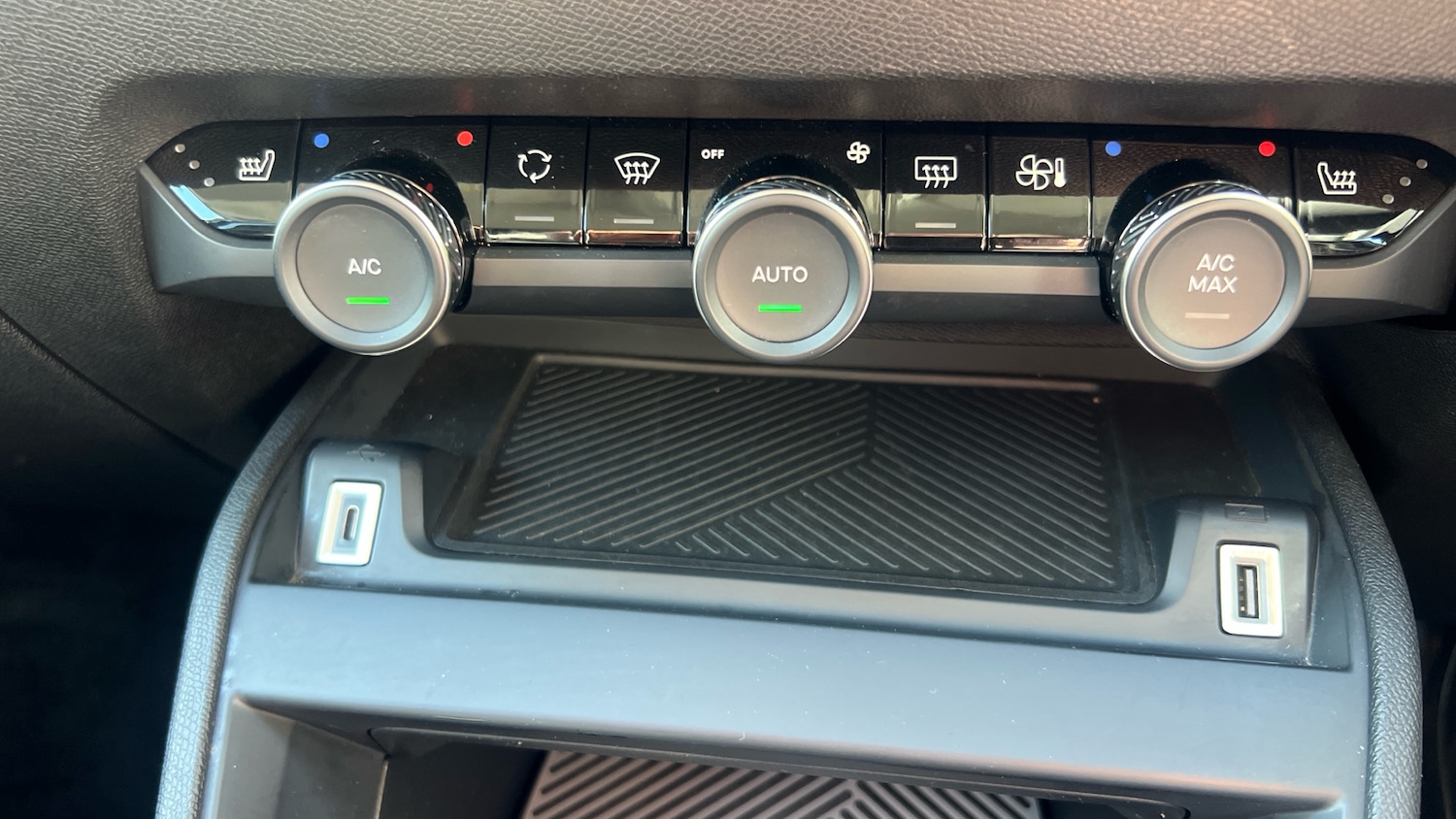 Used Citroen C4 2023 for sale - 77935124: Photo 25