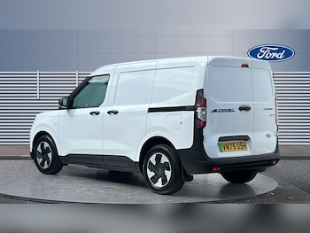 Used Ford Transit Courier 2025 for sale - 79595227: Photo