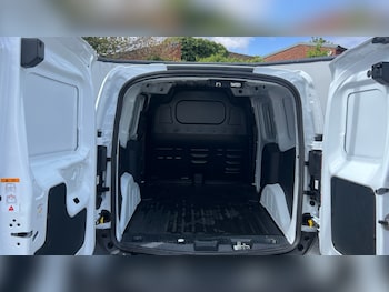 Used Ford Transit Courier 2025 for sale - 79595227: Photo