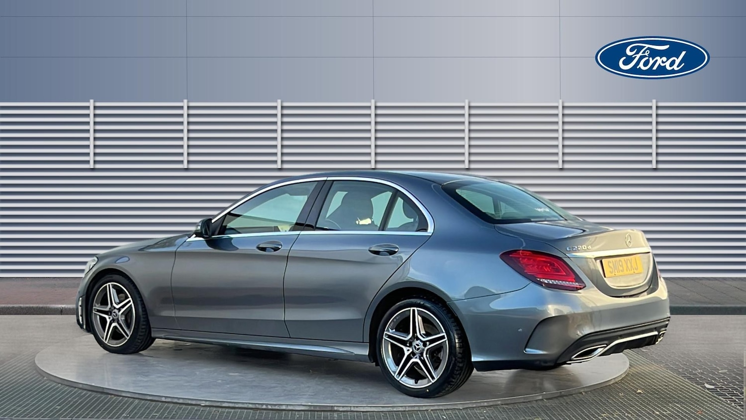 Used Mercedes-Benz C Class 2019 for sale - 76707137: Photo 2