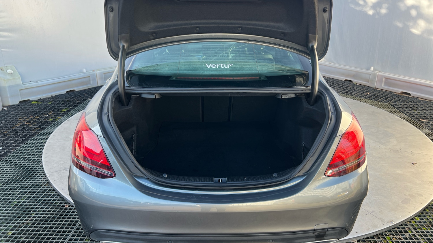 Used Mercedes-Benz C Class 2019 for sale - 76707137: Photo 4