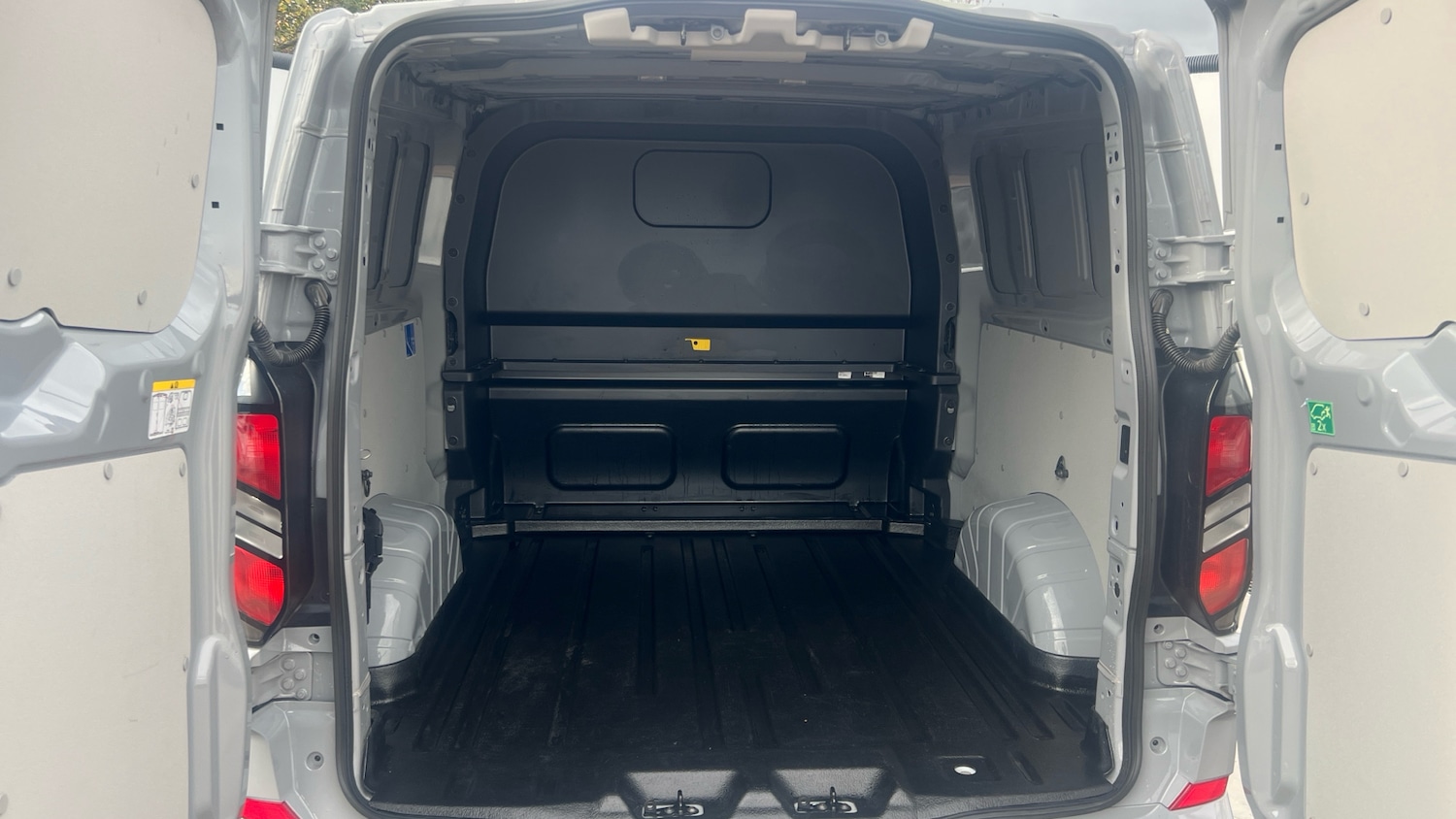 Used Ford Transit Custom 2025 for sale - 76777941: Photo 4