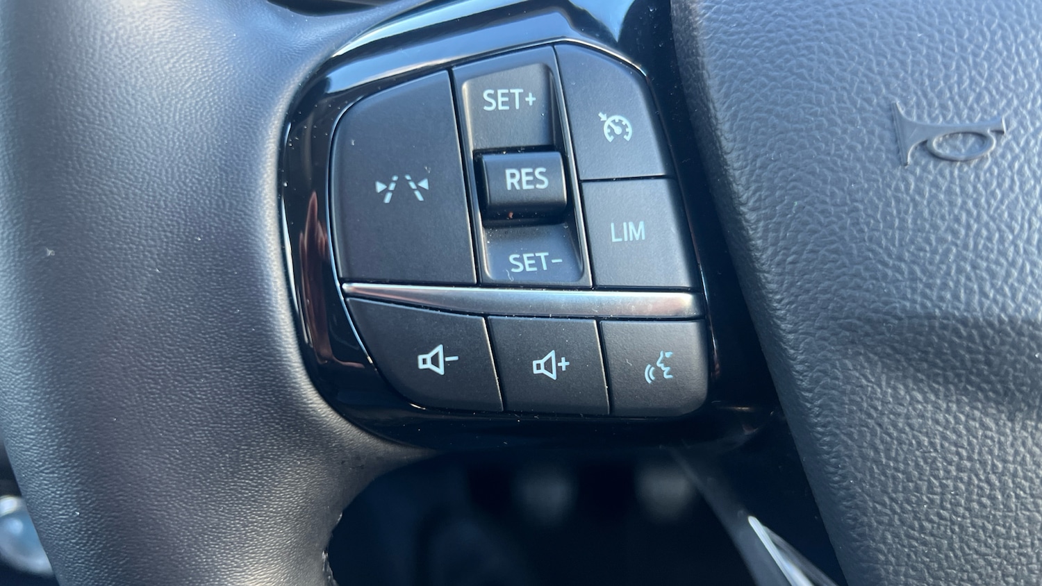 Used Ford Kuga 2025 for sale - 76922347: Photo 35