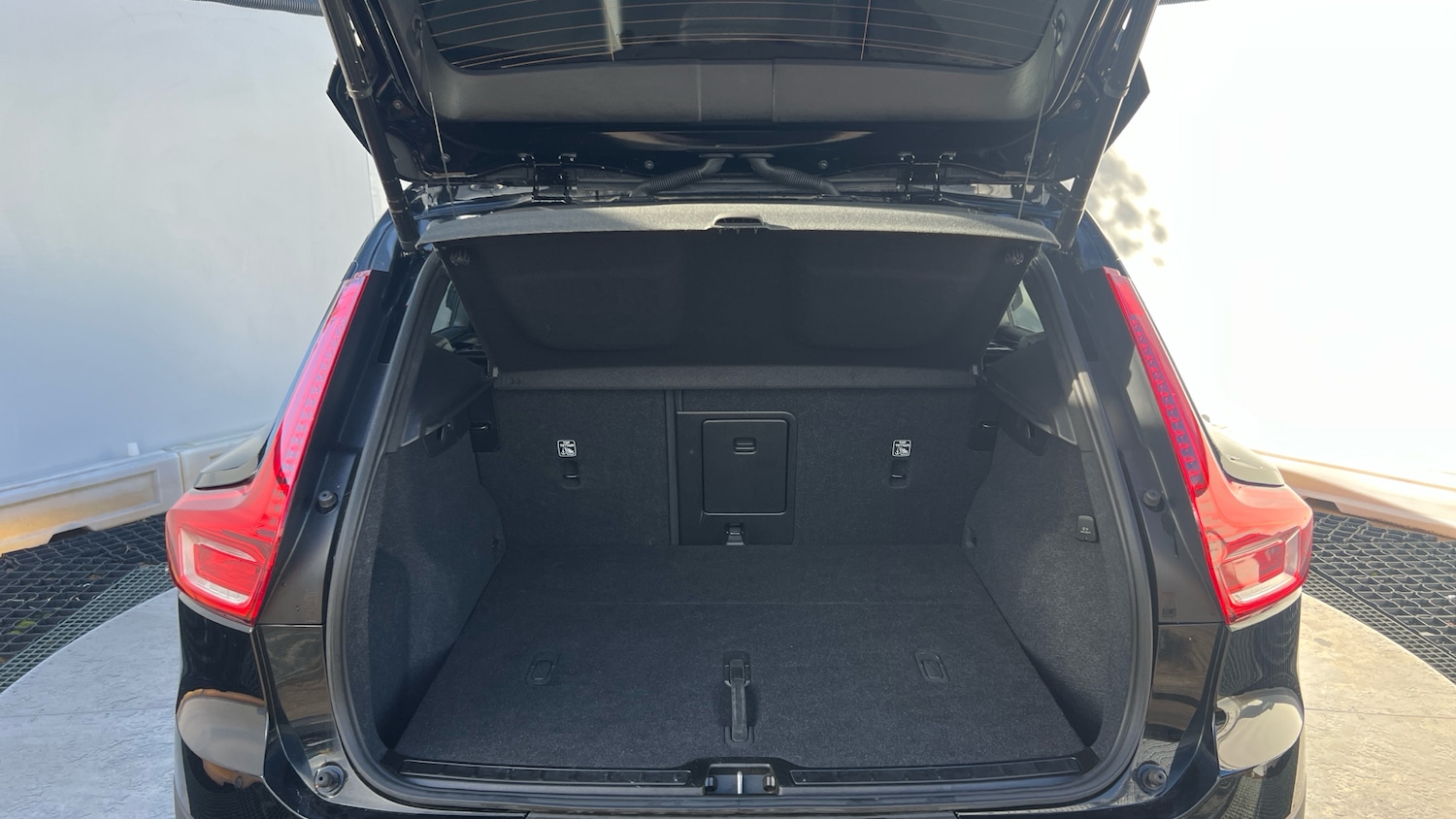 Used Volvo XC40 2022 for sale - 76363249: Photo 4