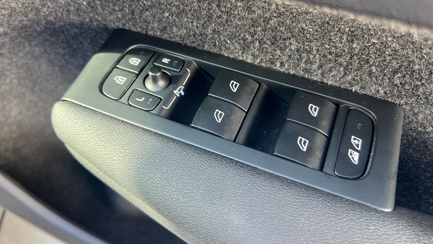 Used Volvo XC40 2022 for sale - 76363249: Photo 41