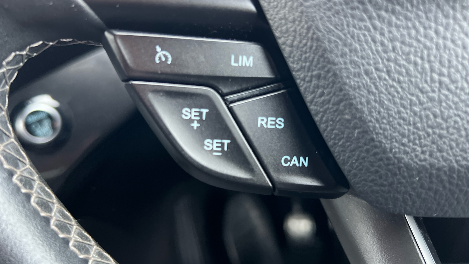 Used Ford Kuga 2017 for sale - 77544570: Photo 35