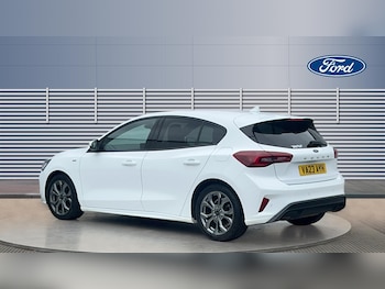 Used Ford Focus 2023 for sale - 76219623: Photo 2