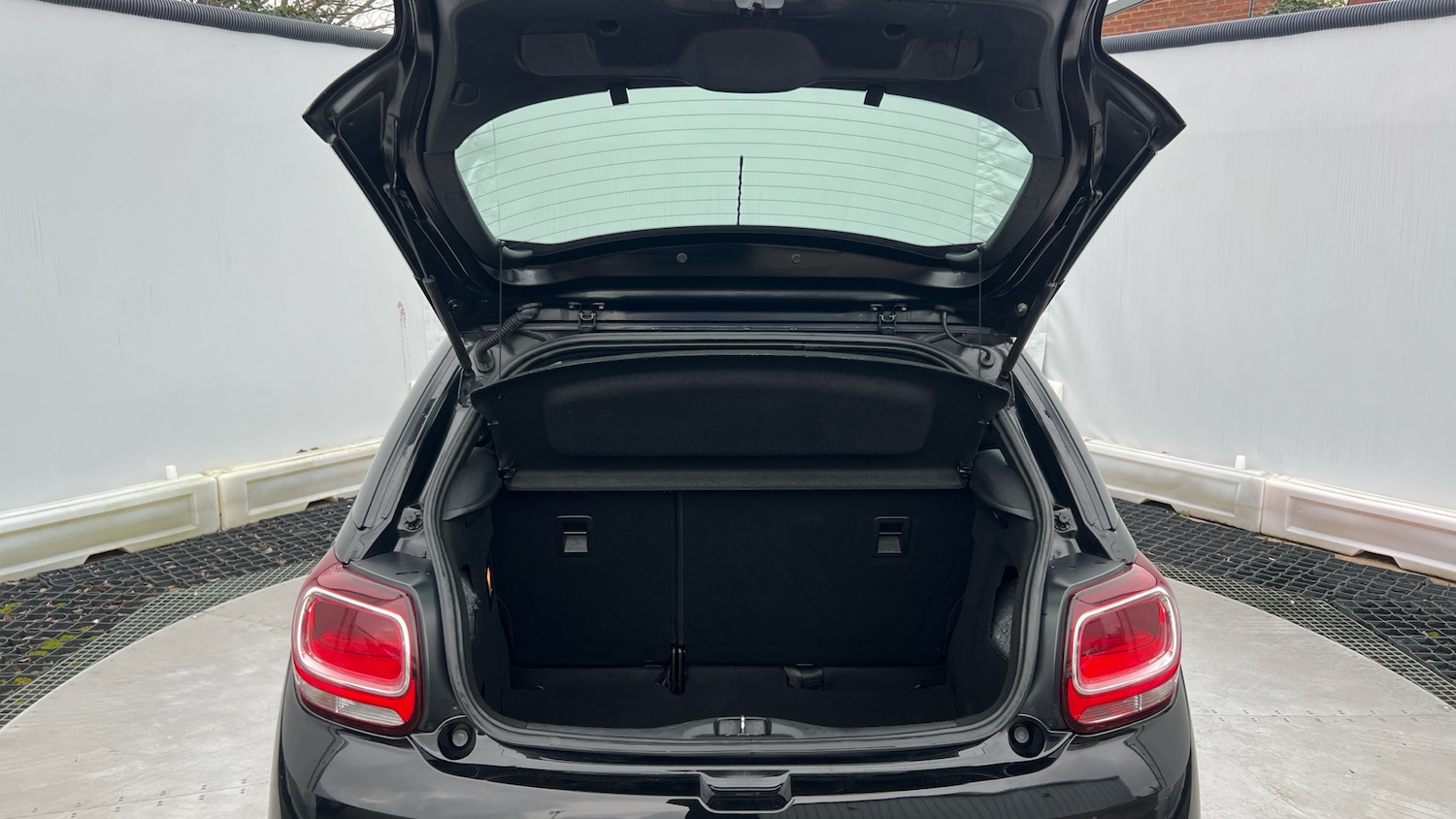 Used DS Automobiles DS 3 2016 for sale - 77324379: Photo 4