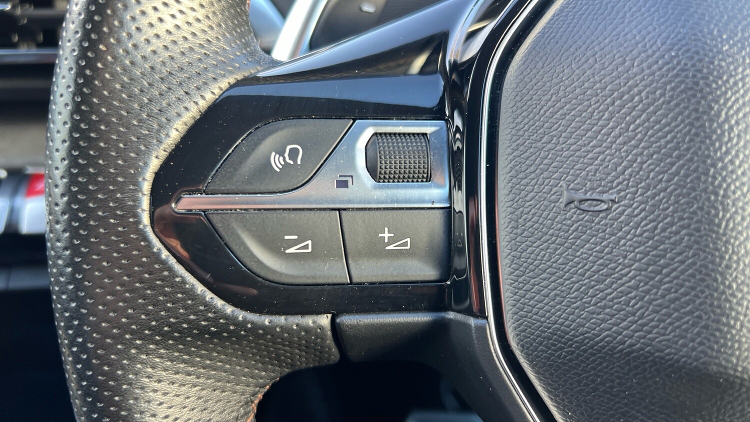 Used Peugeot 5008 2023 for sale - 76777943: Photo 32