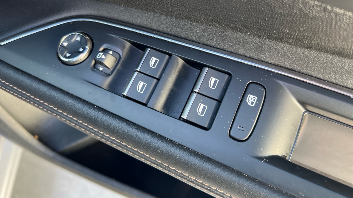 Used Peugeot 5008 2023 for sale - 76777943: Photo 39