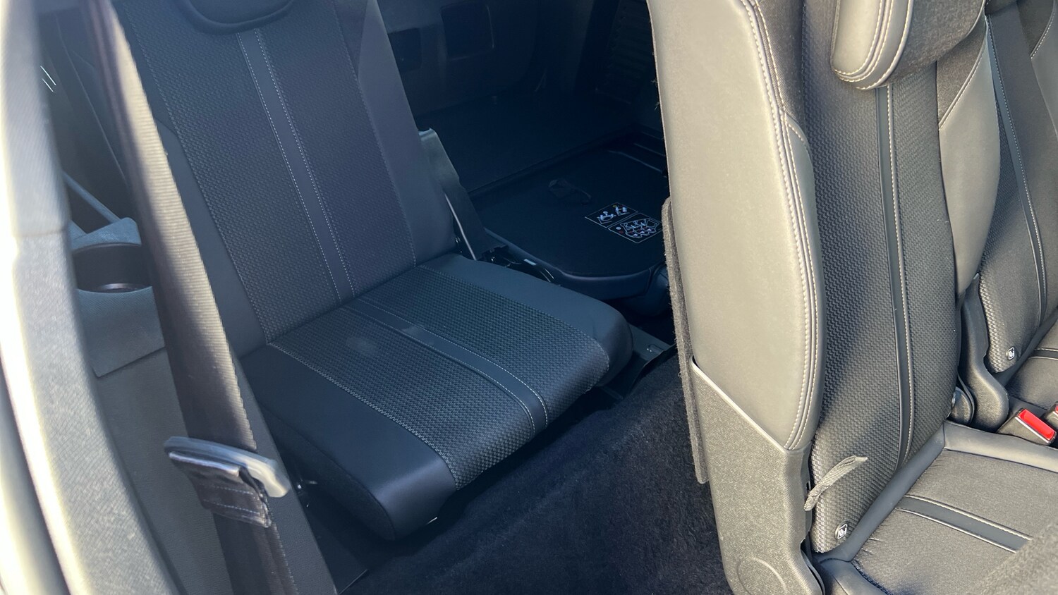 Used Peugeot 5008 2023 for sale - 76777943: Photo 42