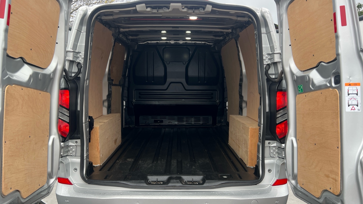 Used Ford Transit Custom 2024 for sale - 77848792: Photo 4