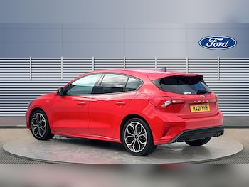 Used Ford Focus 2021 for sale - 76330340: Photo 2