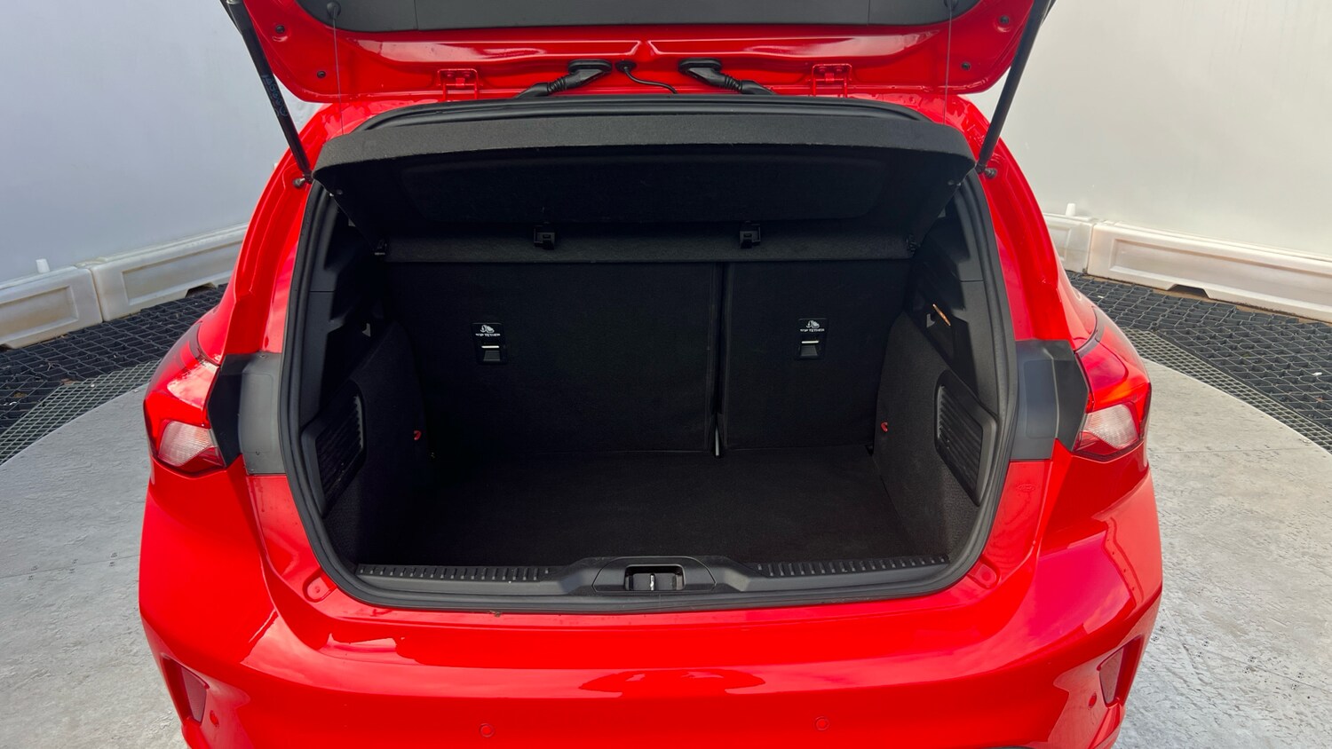 Used Ford Focus 2021 for sale - 76330340: Photo 4