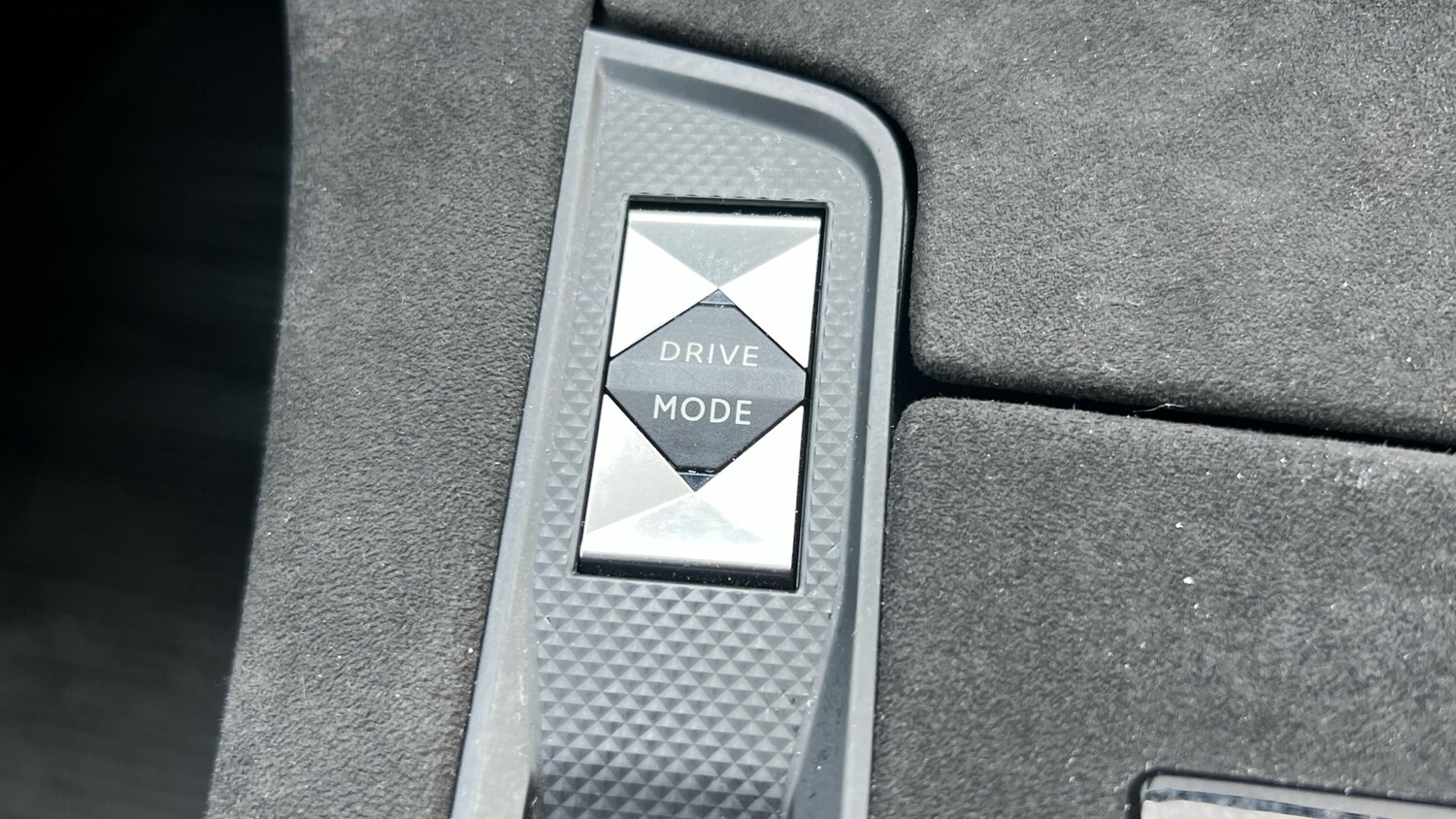 Used DS Automobiles DS 7 Crossback 2021 for sale - 76782550: Photo 28