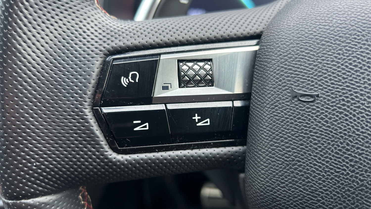 Used DS Automobiles DS 7 Crossback 2021 for sale - 76782550: Photo 34