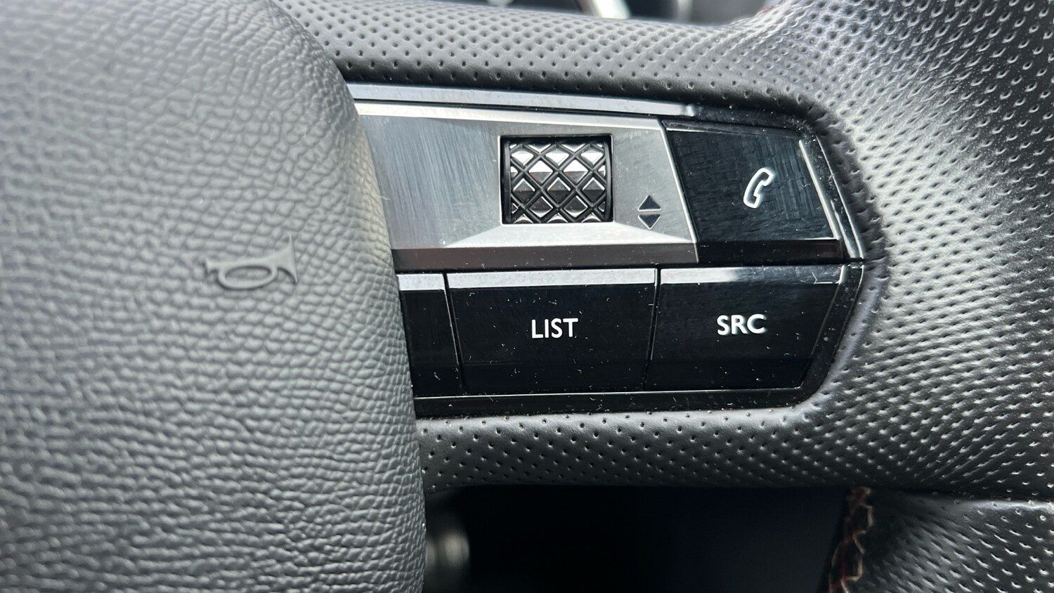 Used DS Automobiles DS 7 Crossback 2021 for sale - 76782550: Photo 35