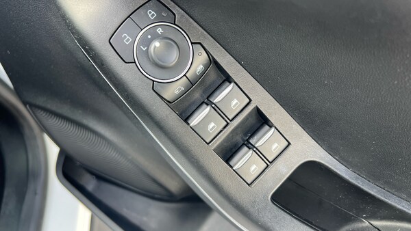 Used Ford Puma 2023 for sale - 76131179: Photo 40
