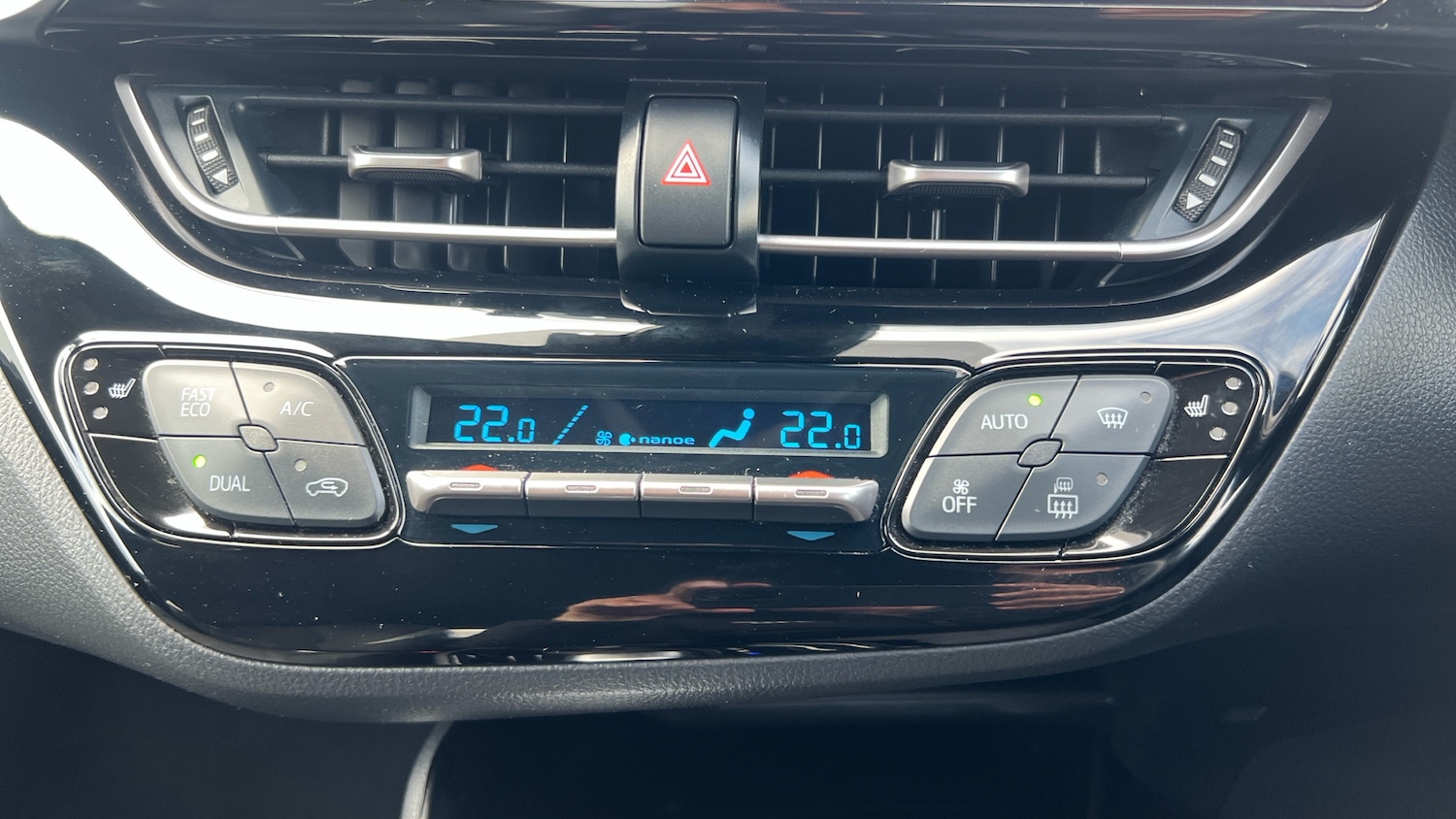 Used Toyota C-HR 2022 for sale - 76082361: Photo 24