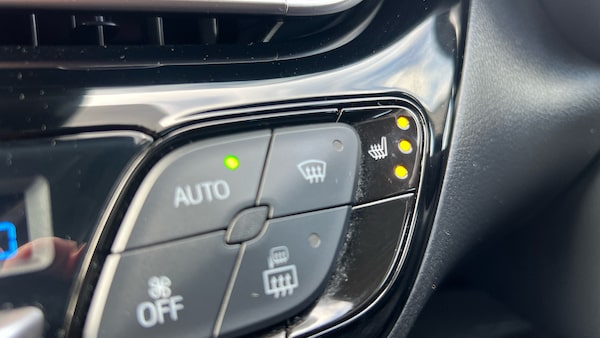 Used Toyota C-HR 2022 for sale - 76082361: Photo 25