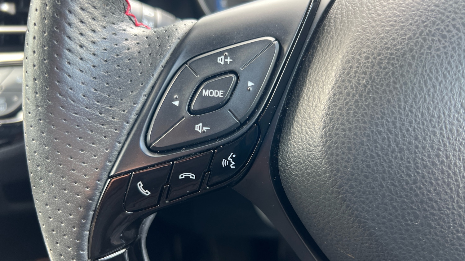 Used Toyota C-HR 2022 for sale - 76082361: Photo 31