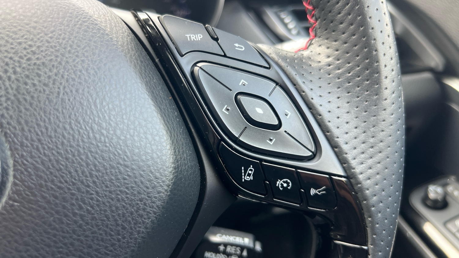 Used Toyota C-HR 2022 for sale - 76082361: Photo 32