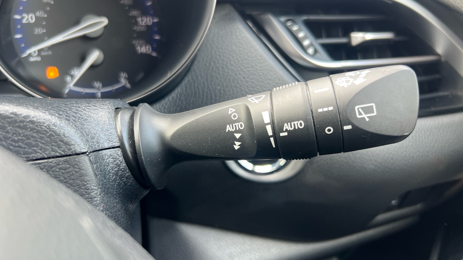 Used Toyota C-HR 2022 for sale - 76082361: Photo 34