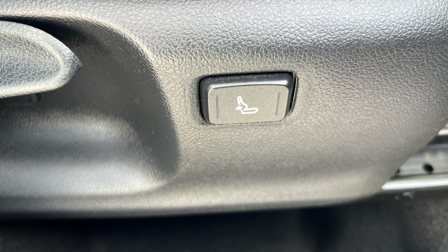 Used Toyota C-HR 2022 for sale - 76082361: Photo 40