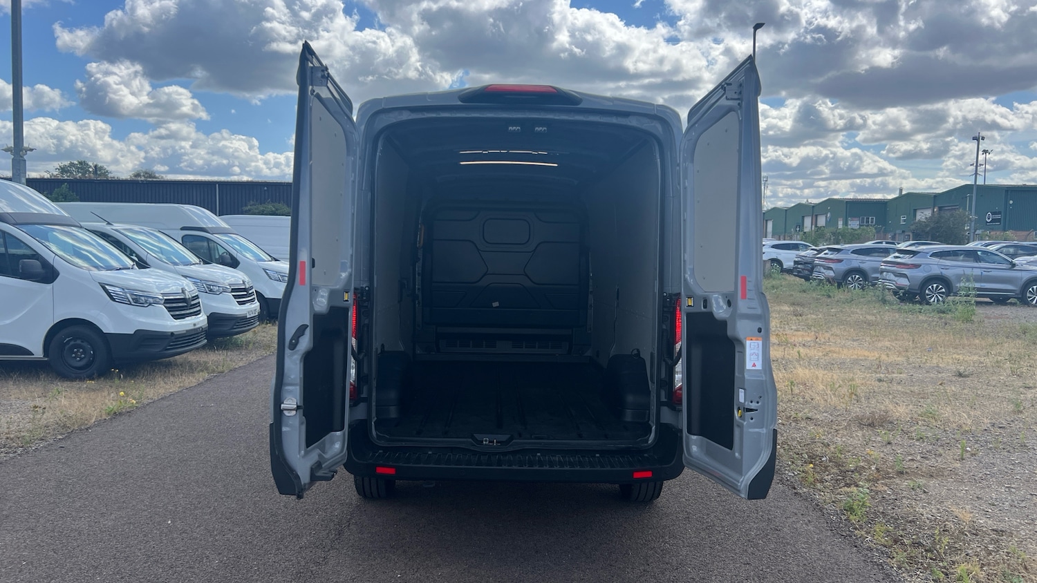 Used Ford Transit 2024 for sale - 76413251: Photo 3