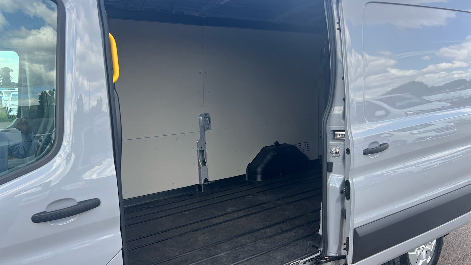 Used Ford Transit 2024 for sale - 76413251: Photo 5