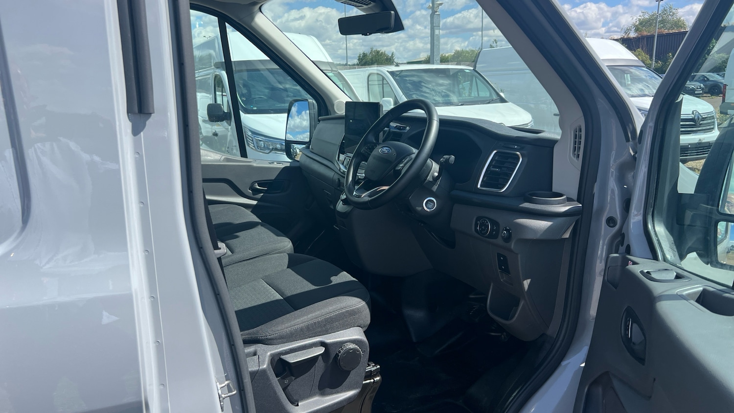 Used Ford Transit 2024 for sale - 76413251: Photo 6