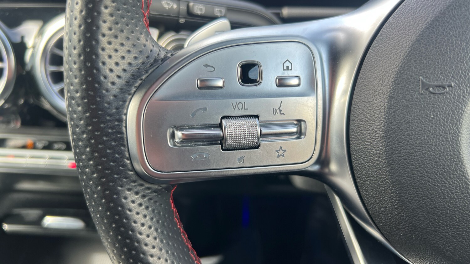 Used Mercedes-Benz EQA 2022 for sale - 76045902: Photo 33