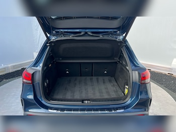 Used Mercedes-Benz EQA 2022 for sale - 76045902: Photo 4