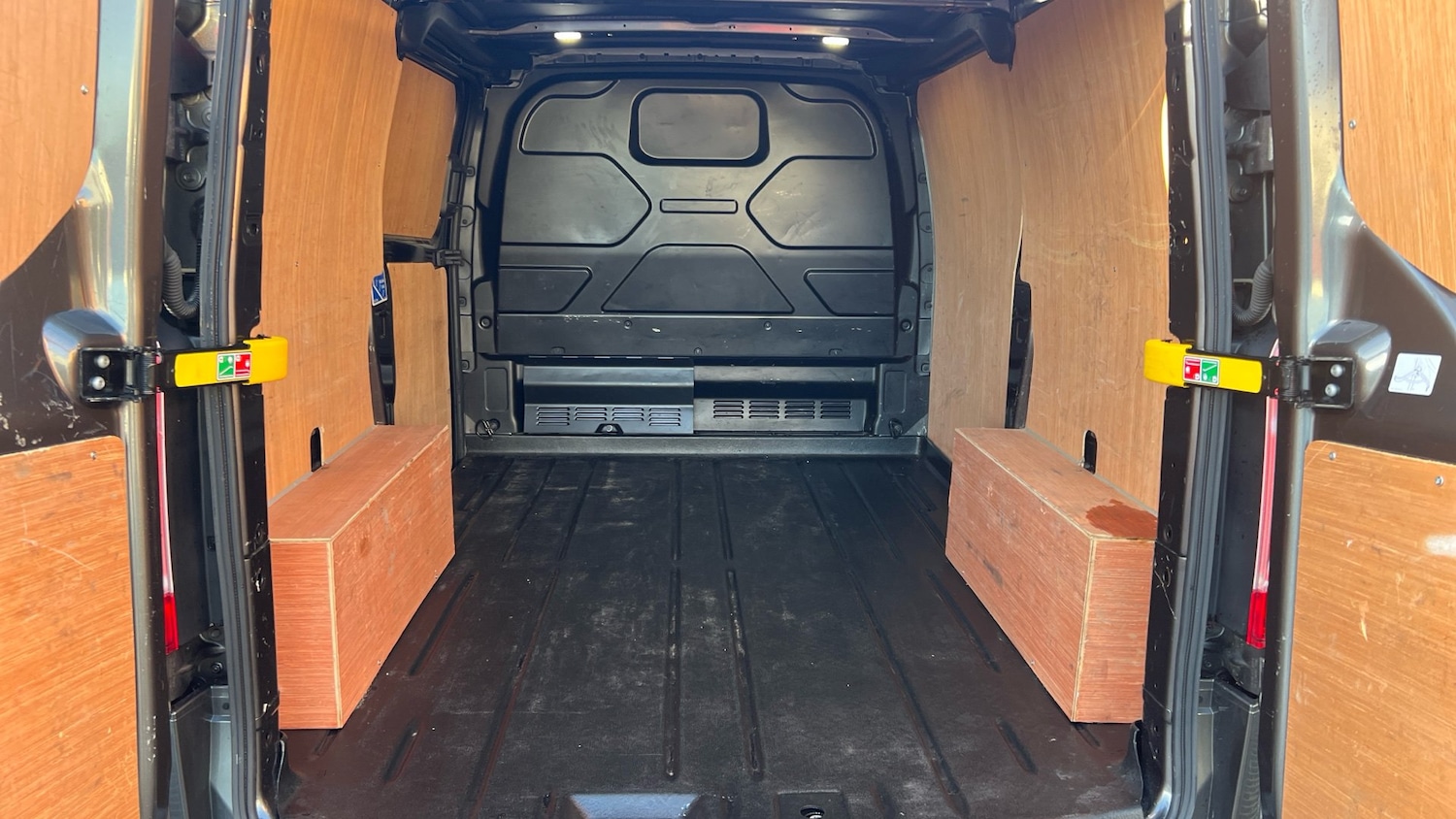 Used Ford Transit Custom 2021 for sale - 76931557: Photo 4