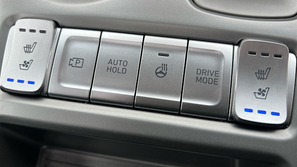 Used Hyundai KONA 2022 for sale - 76272361: Photo 31