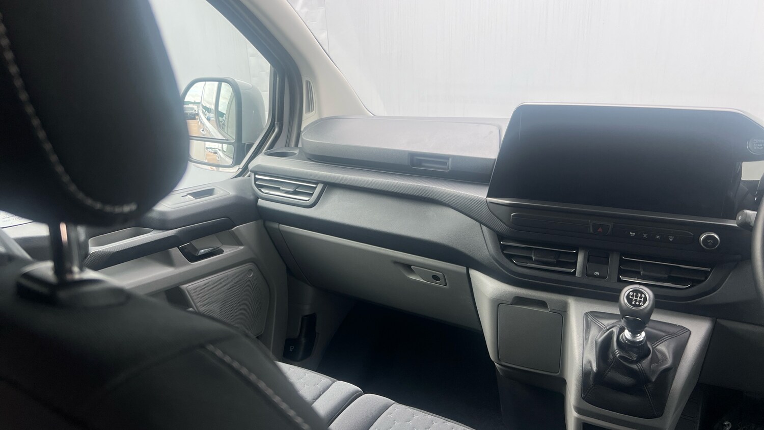 Used Ford Transit Custom 2025 for sale - 76392232: Photo 14