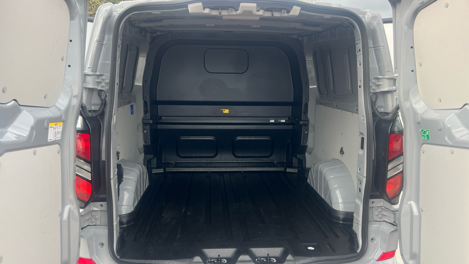 Used Ford Transit Custom 2025 for sale - 76392232: Photo 4