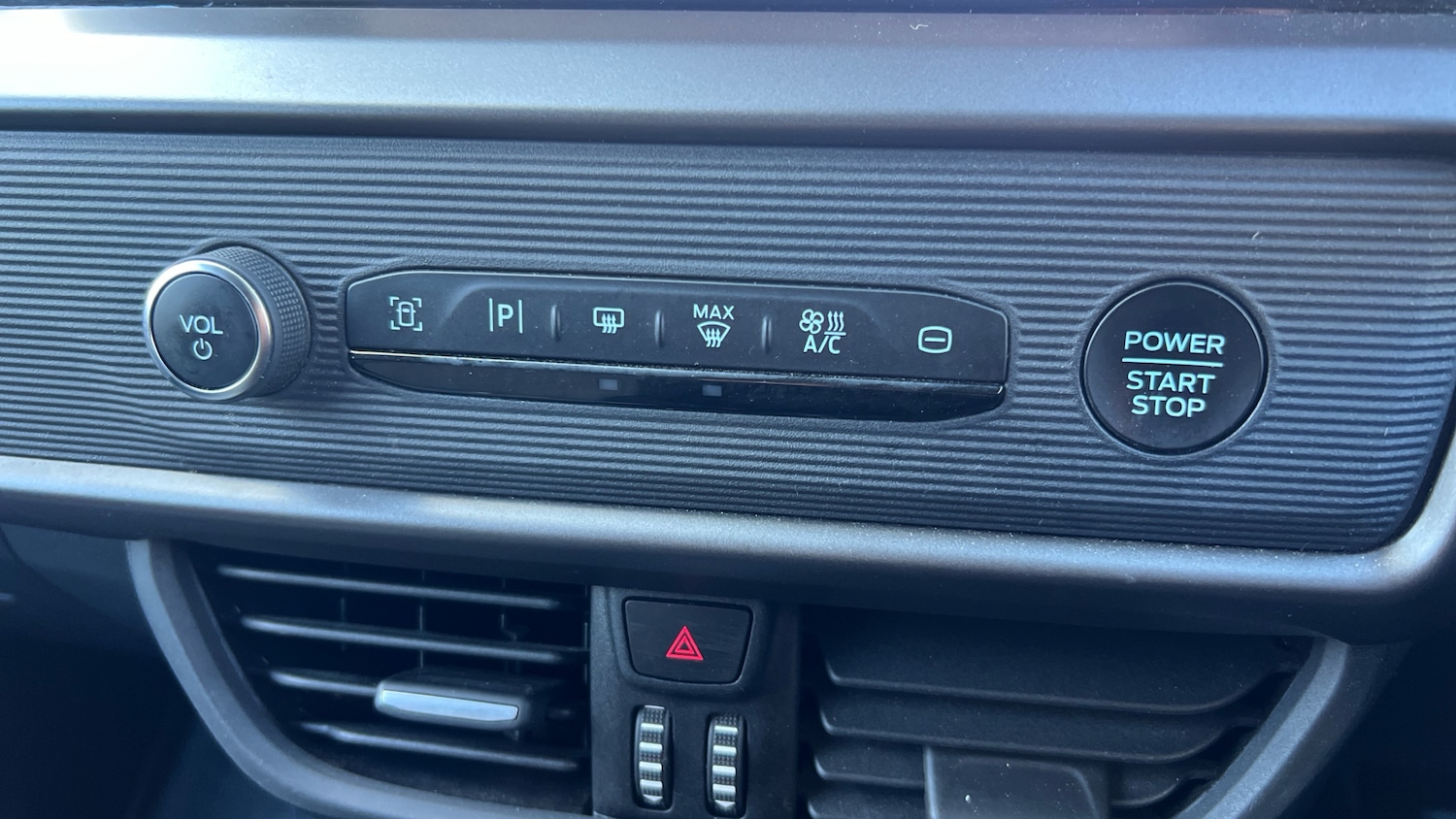 Used Ford Transit Courier 2024 for sale - 76608599: Photo 29