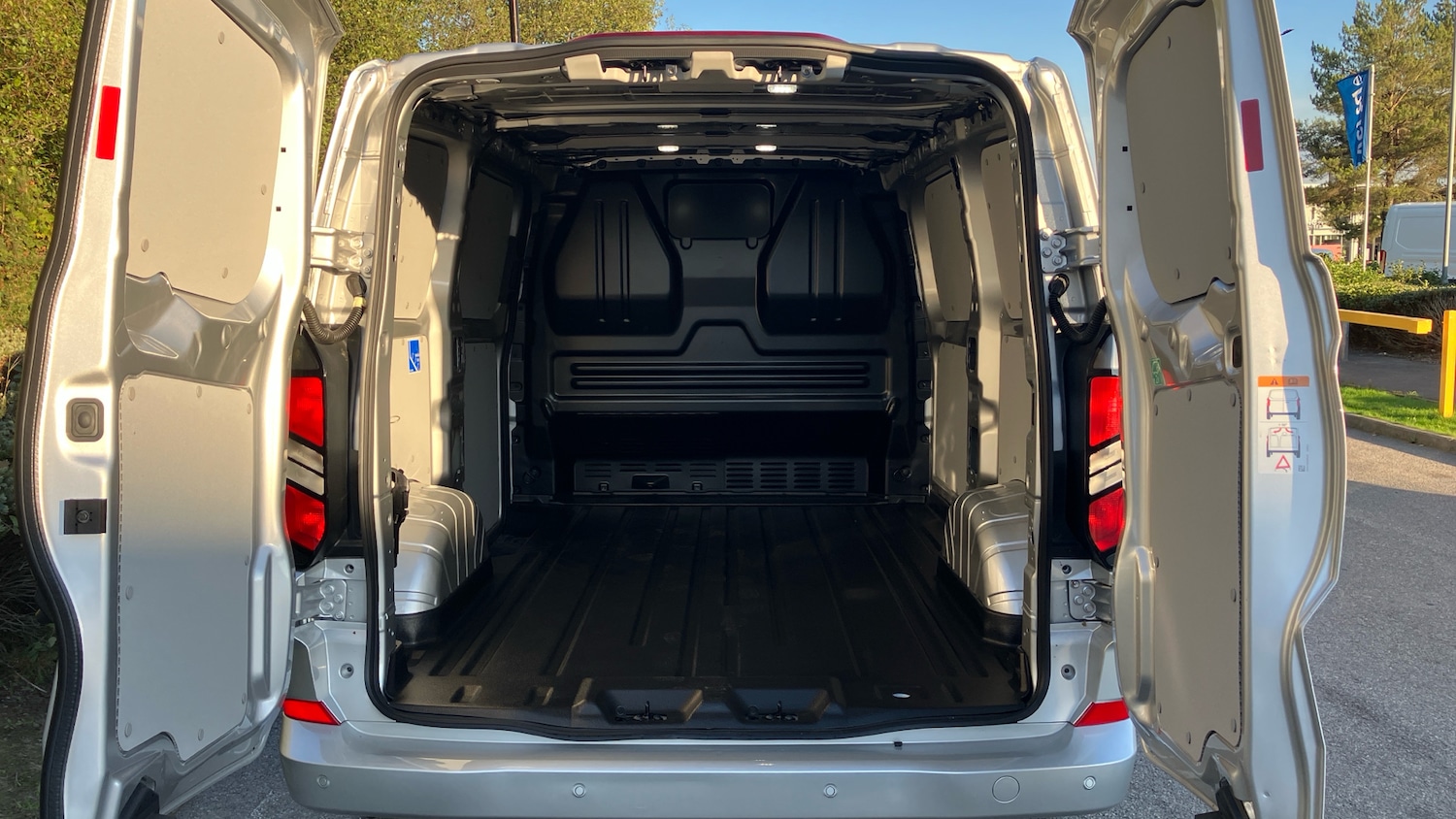 Used Ford Transit Custom 2025 for sale - 76736385: Photo 12