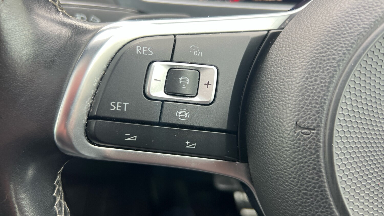 Used Volkswagen Tiguan 2019 for sale - 77717660: Photo 36